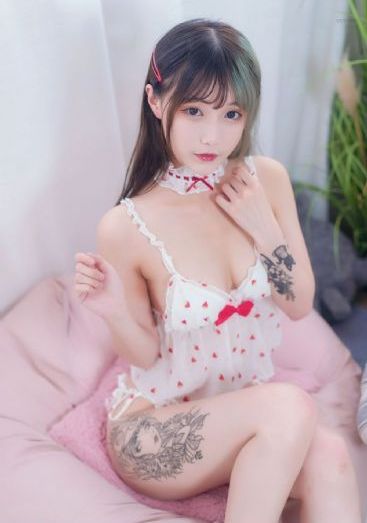 电影《睫毛膏》在线_BD英语免费观看电视剧