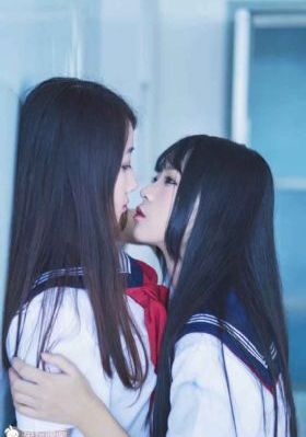 厨房掀起老师裙子挺进去视频_DVD在线手机播放